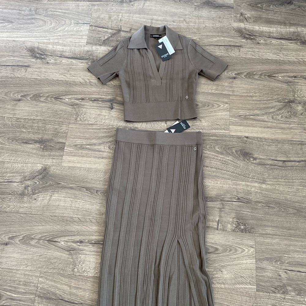 NWT Guess woman’s sweater maxi skirt and crop top set, Sz S